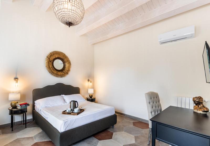 Suite with City View image 3