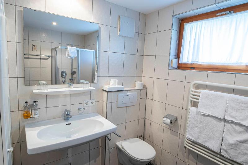 Superior Double Room image 3