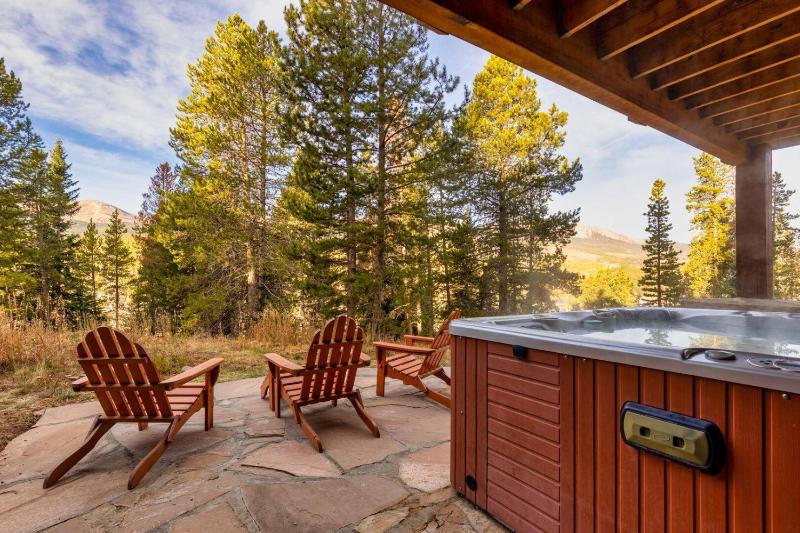 Four-Bedroom Holiday Home image 1