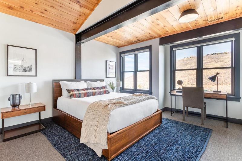 Four-Bedroom Holiday Home image 3