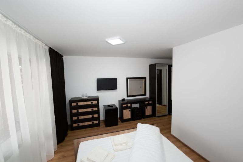 King Room with Balcony image 2