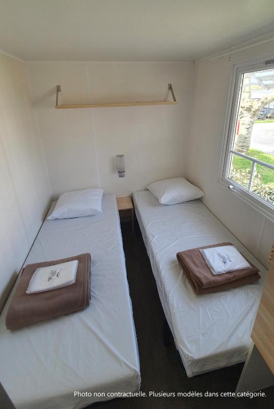 Three-Bedroom Mobile Home (6 People) image 3