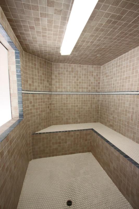 One-Bedroom Apartment image 3