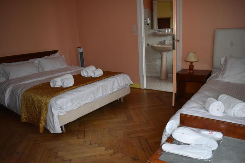 Triple Room image 2