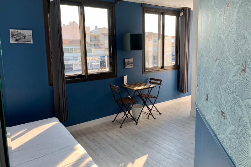 Superior Double or Twin Room with City View image 4