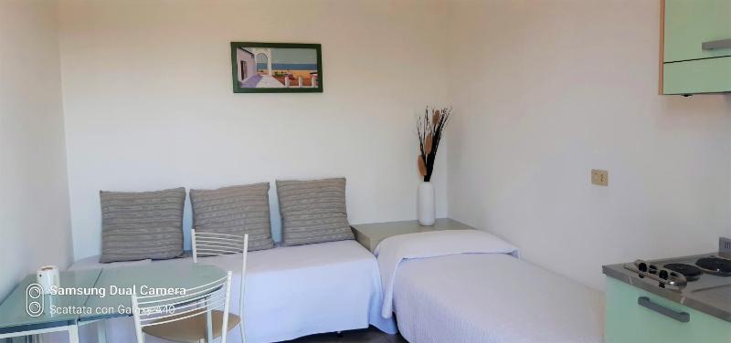 Family Room image 3