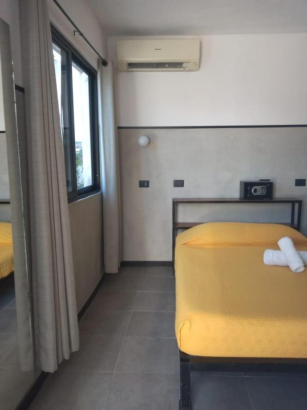 Small Twin Room image 1