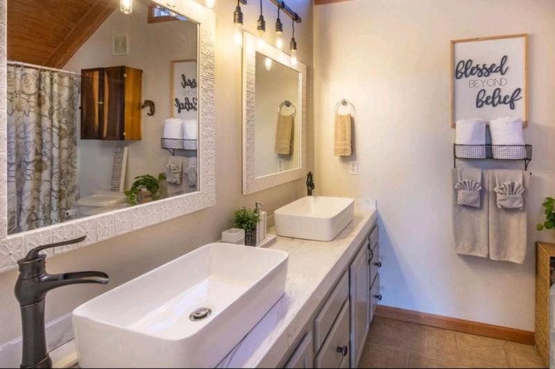 Four-Bedroom House image 2