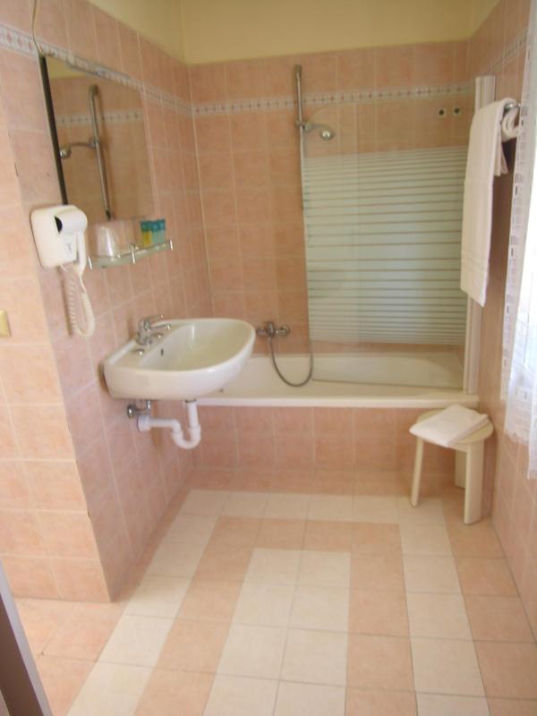 Double Room with Sea View image 3