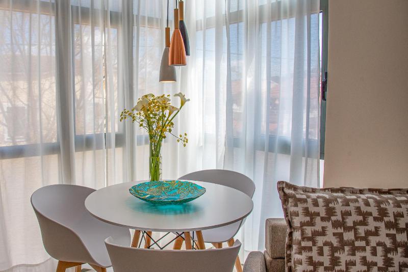 Studio Apartment image 2