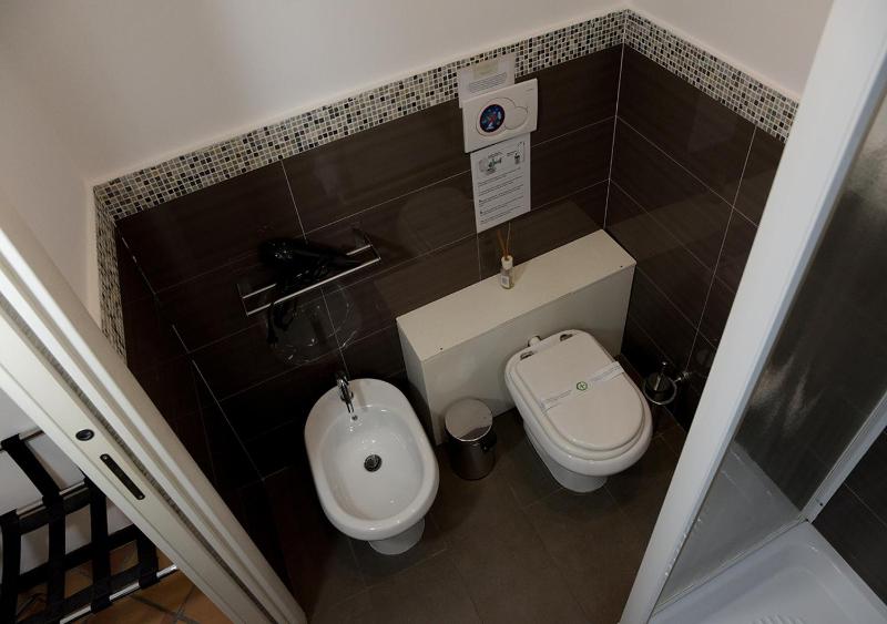 Double Room image 2