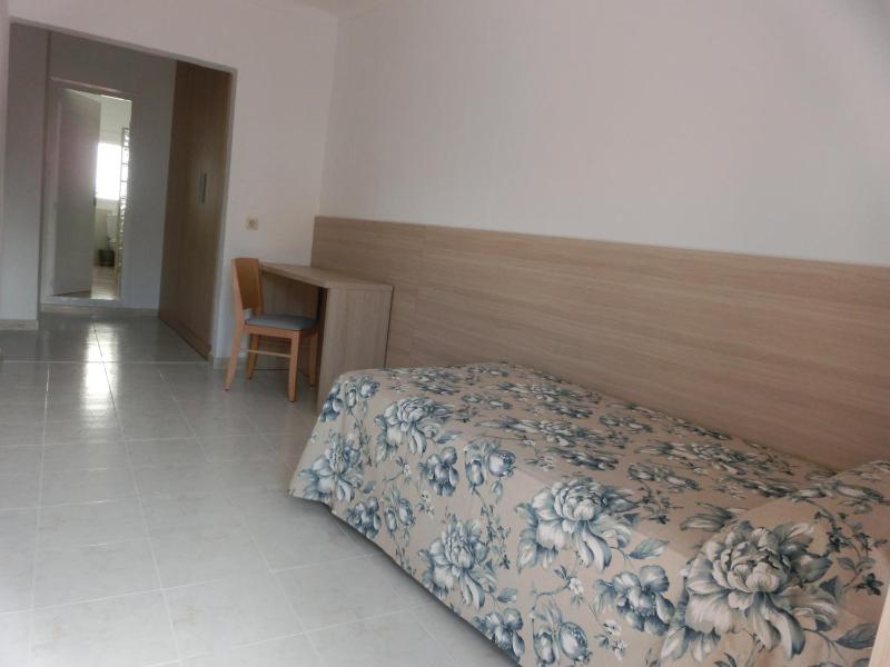 Single Room image 2