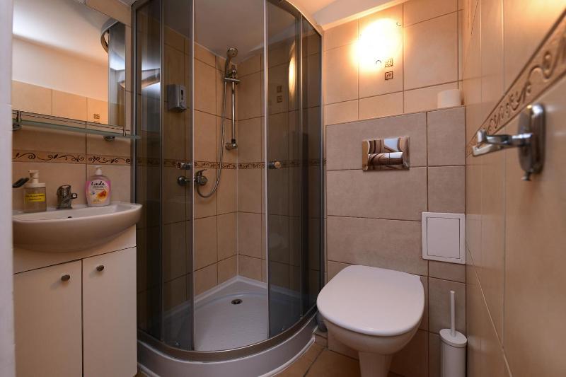One-Bedroom Apartment image 3