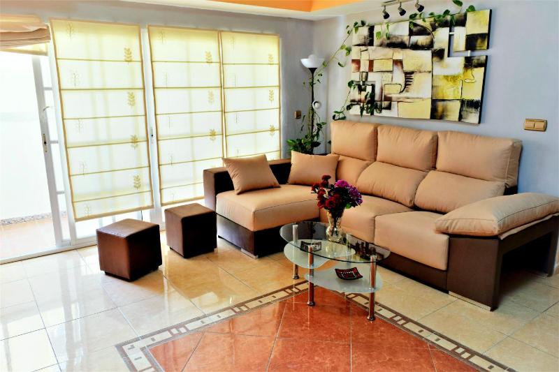 Bonito apartamento céntrico y cerca de la playa. Images