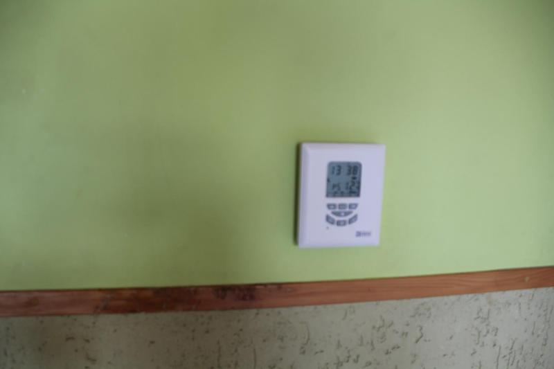 Standard Twin Room image 4