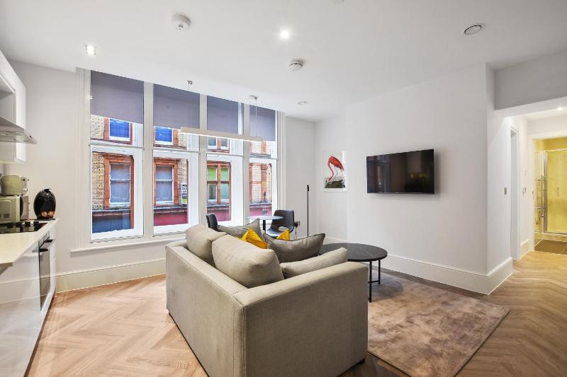 One-Bedroom Apartment image 4