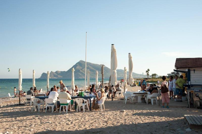 Second Line Beach Very Clean Fast Wifi - image 43