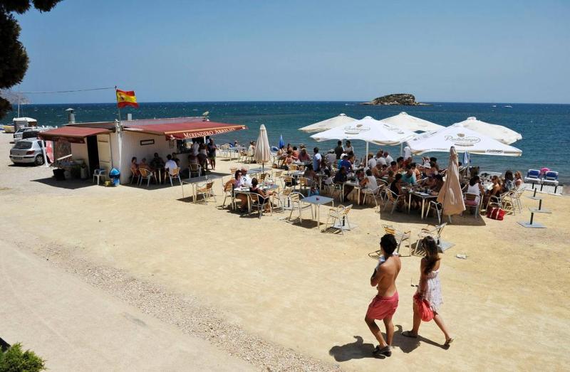 Second Line Beach Very Clean Fast Wifi - image 50