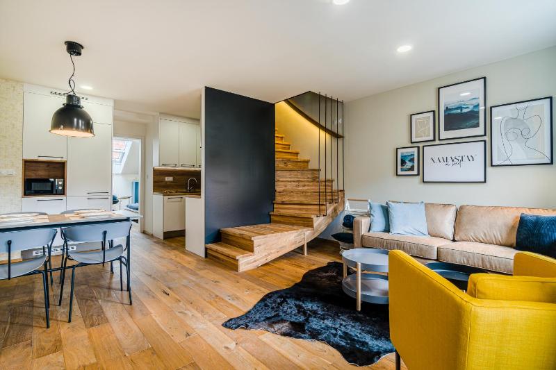 Prague Days - Premium Loft with AC & View of the Žižkov Tower from Spacious Terrace - image 1