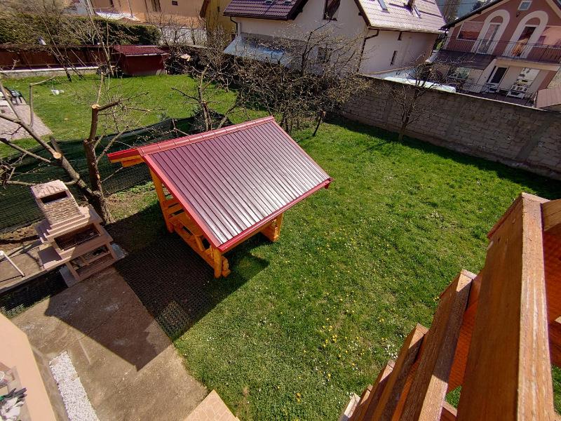 Three-Bedroom House image 4