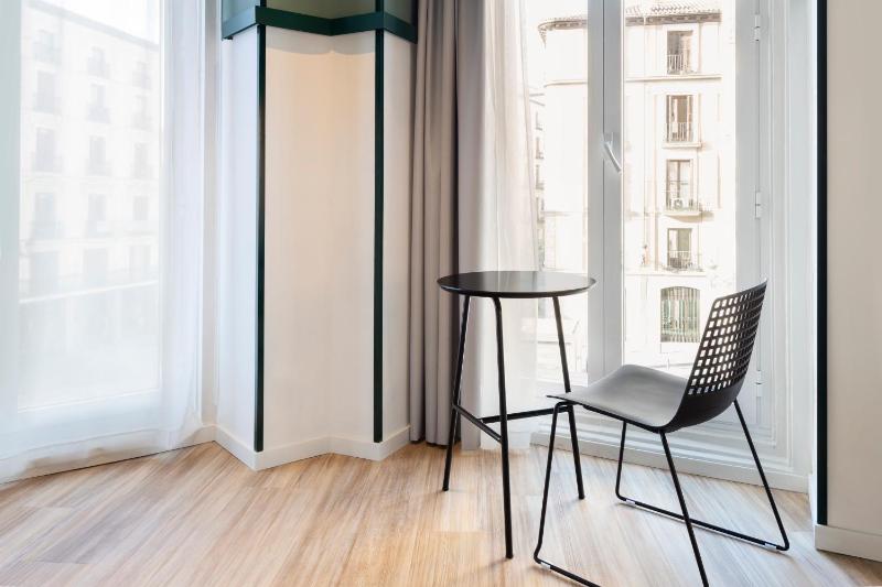 Superior Double Room image 4