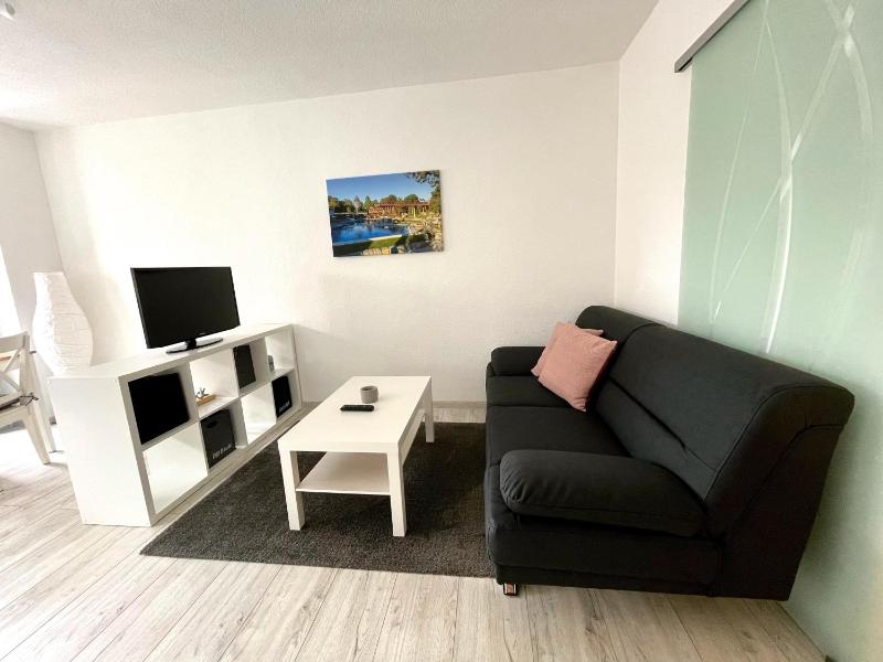 One-Bedroom Apartment image 3