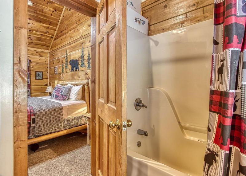 Another Day In Bearadise- Cozy Cabin Retreat in the Smokies Comfort & Fun for All - image 10