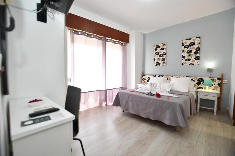 Triple Room image 3