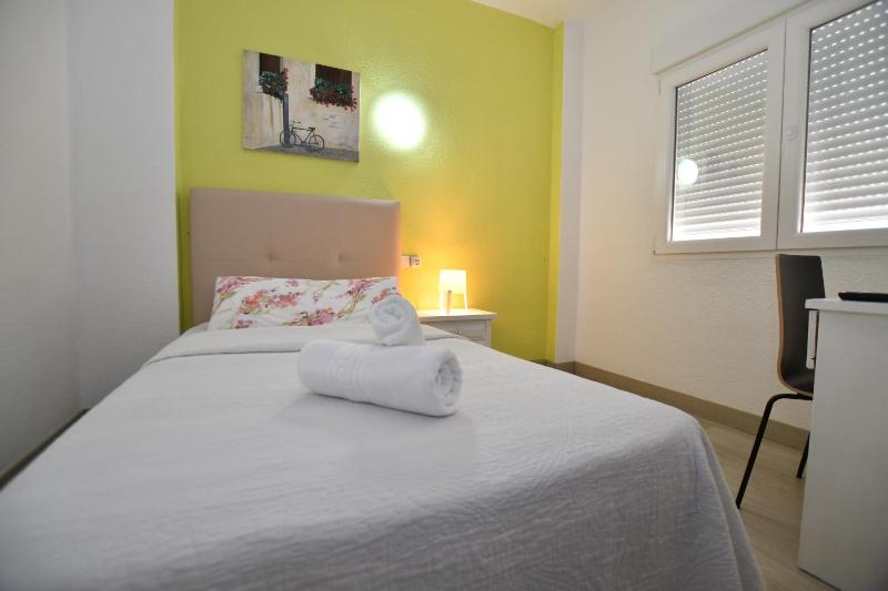 Single Room image 3