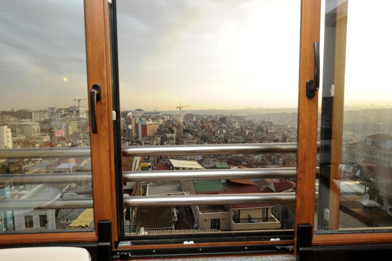 Superior Double or Twin Room with Balcony image 3