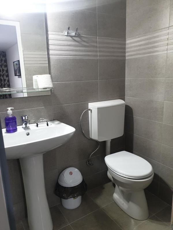 Double Room with Private Bathroom image 3