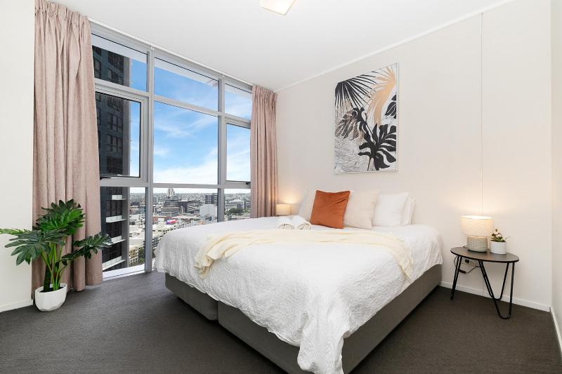 Amazing River View - 3 Bedroom Apartment - Brisbane CBD - Netflix - Fast Wifi - Carpark - image 5