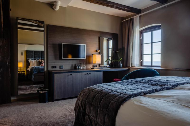Twin Room with View - Main Building (Spa not included) image 4
