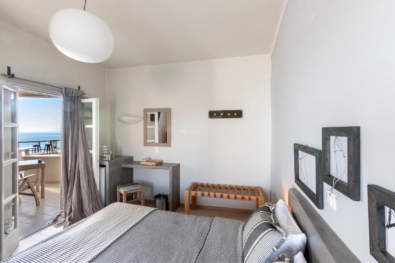 Superior Double Room With Volcano View Balcony image 4