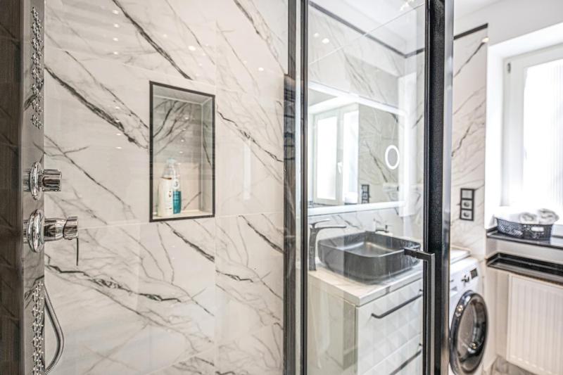 Studio Apartment image 2