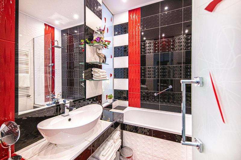 Deluxe Queen Studio  image 4