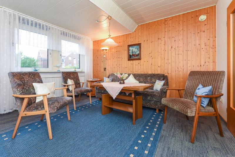 One-Bedroom Apartment image 2