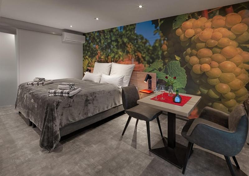 Double Room image 3