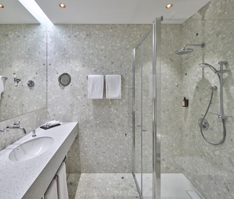 Superior Double Room image 4