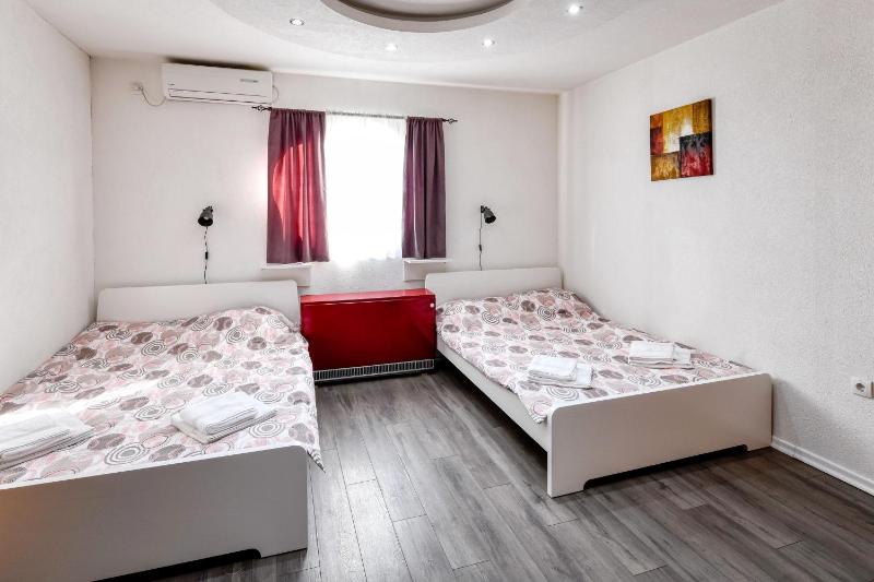 Superior Apartment image 2