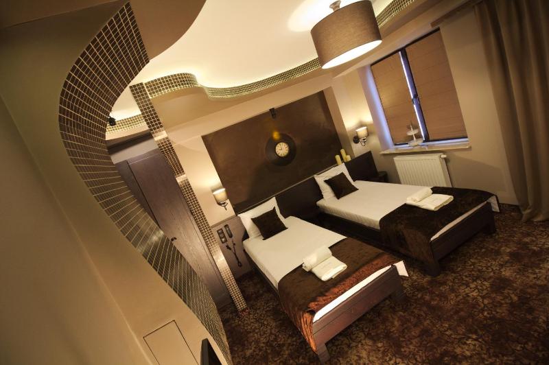 Superior Twin Room image 1