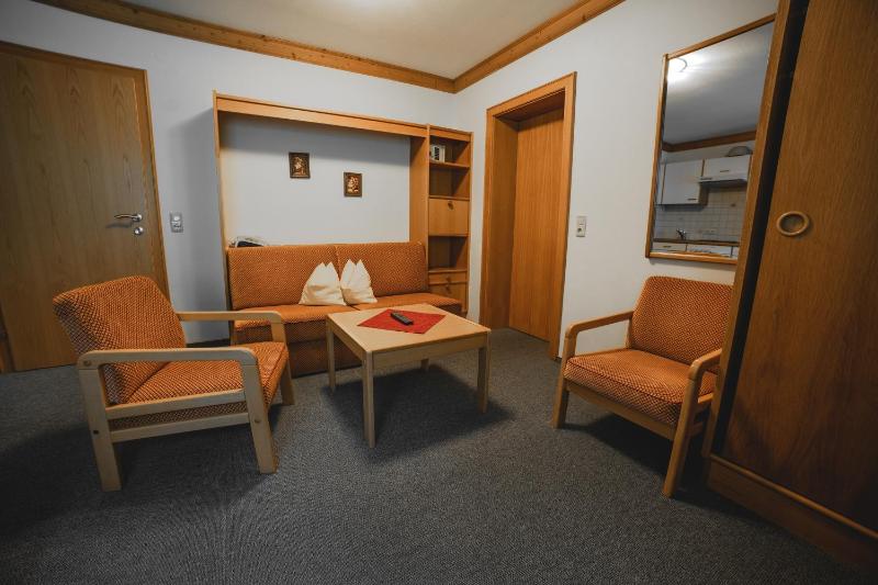 One-Bedroom Apartment image 3