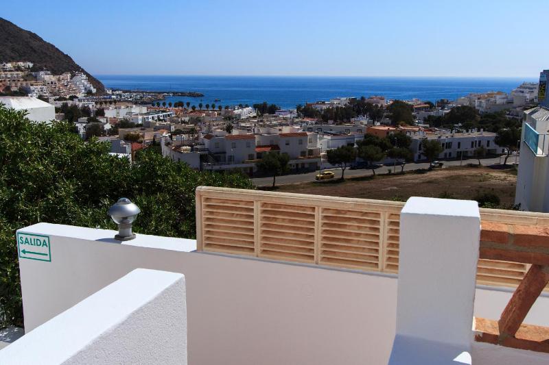 Triple Room with Sea View image 2