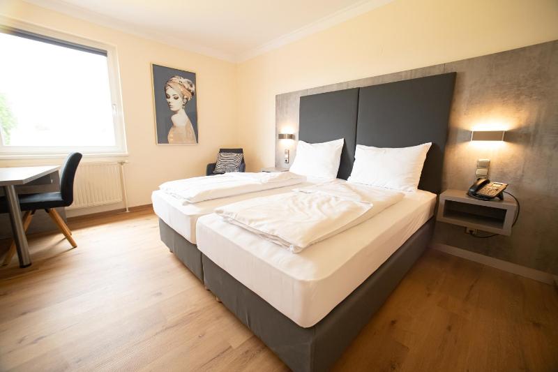 Double Room image 1
