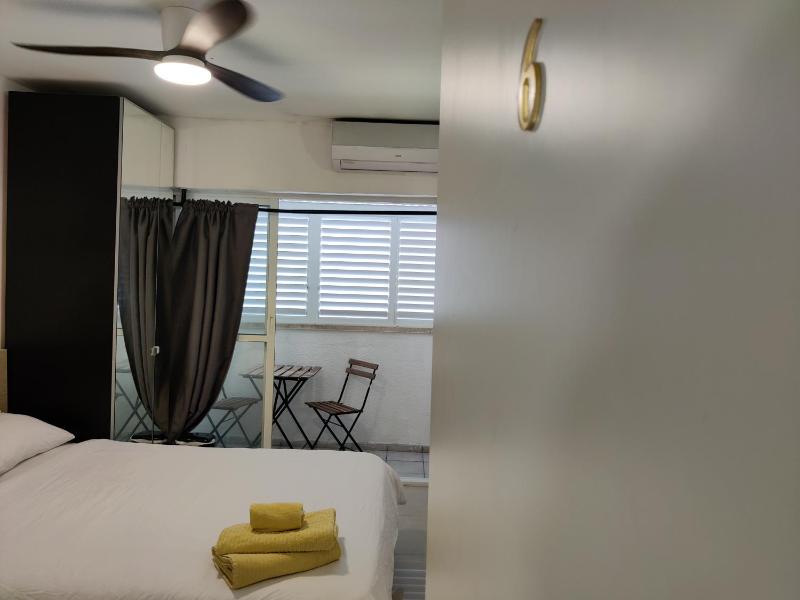 Dizengoff Penthouse Boutique Hostel - image 10