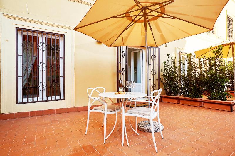 Double Room with Terrace image 3