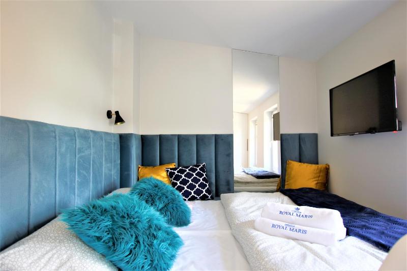 Apartamenty Royal Maris 5 - pokój dwuosobowy najlepsza lokalizacja w Ustce blisko plaży i portu bezpłatny parking ścisłe centrum - image 15