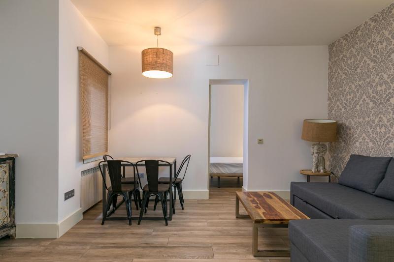 HOMEABOUT DIEGO DE LEÓN Apartment I - image 6
