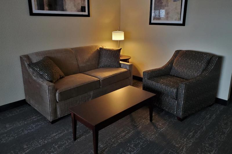 Deluxe Two Room Queen Suite - Disability Access - Non-Smoking  image 3