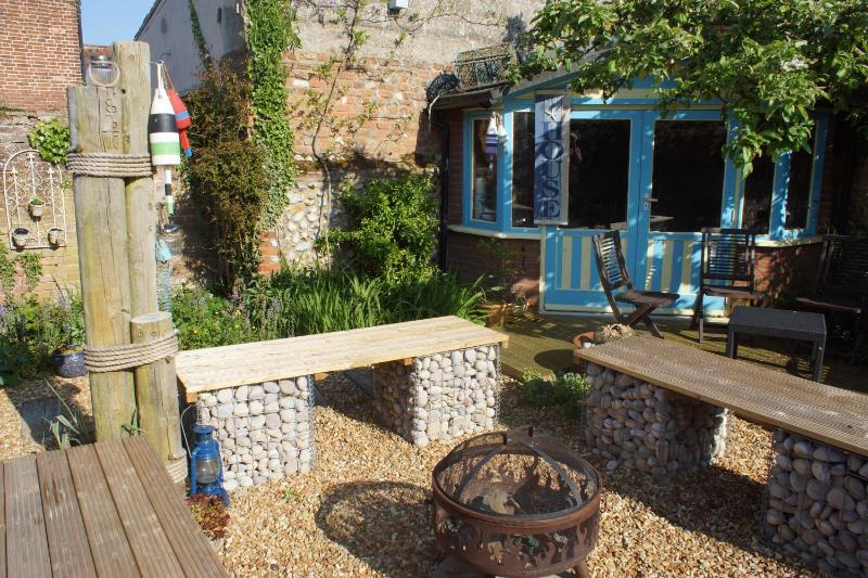 Cottage with Garden View image 4